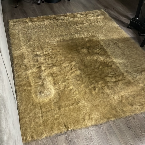 Veratex Faux Fur Throw/Rug - Picture 6 of 6